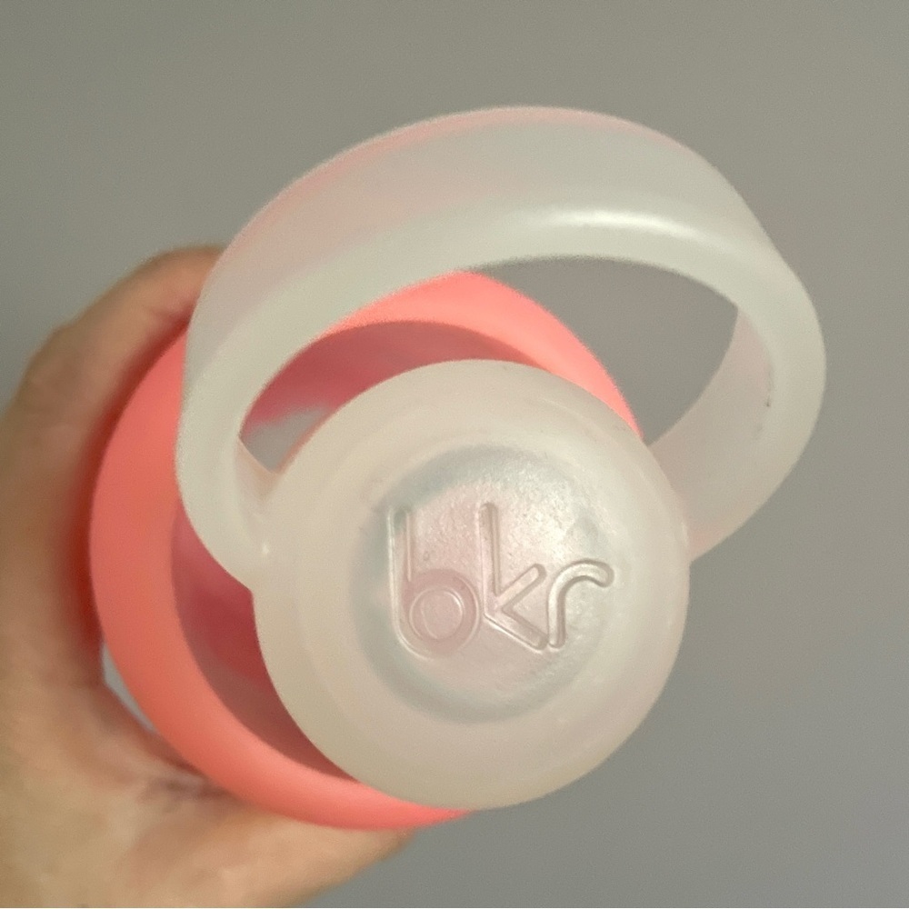 bkr Pink Silicon Covered Glass Water Bottle - 500mL/16oz 💖 - Picture 4 of 5